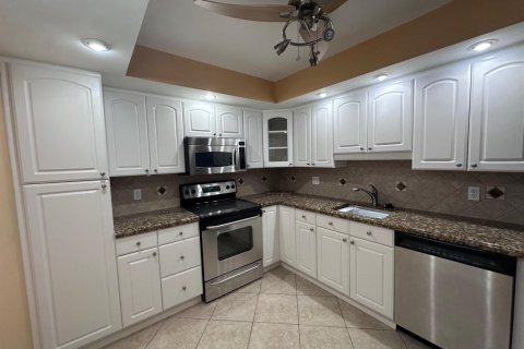 Condo in Pompano Beach, Florida, 3 bedrooms № 2190662 - photo 4