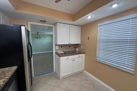 Condo in Pompano Beach, Florida, 3 bedrooms № 2190662 - photo 6