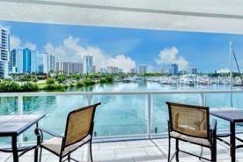 Condo in Sarasota, Florida, 2 bedrooms  № 2214040