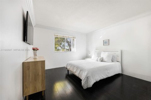 Copropriété à vendre à Hialeah, Floride: 2 chambres, 83.98 m2 № 1999219 - photo 2