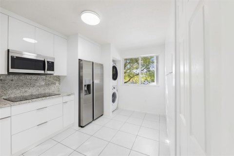 Condo à Hialeah, Floride, 2 chambres  № 1999219