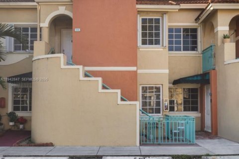 Copropriété à vendre à Hialeah, Floride: 2 chambres, 83.98 m2 № 1999219 - photo 13