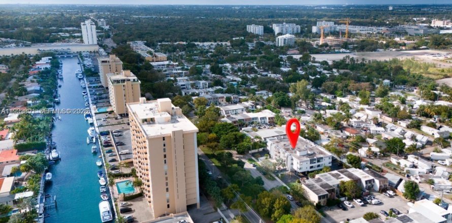 Apartment in North Miami, Florida 1 bedroom, 2598.38 sq.m. № 1999873