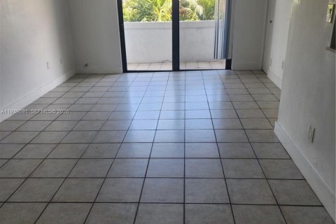 Apartment in North Miami, Florida 1 bedroom, 2598.38 sq.m. № 1999873 - photo 16