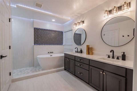 Casa en venta en Orlando, Florida, 5 dormitorios, 278.99 m2 № 2409025 - foto 5