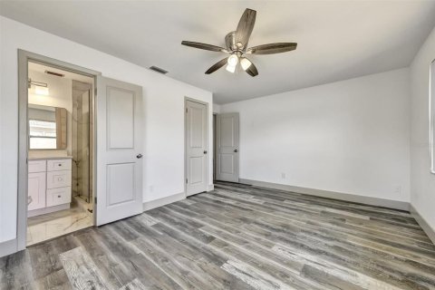 House in Largo, Florida 3 bedrooms, 130.53 sq.m. № 1880472 - photo 25