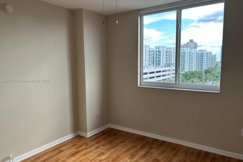 Condominio en alquiler en Aventura, Florida, 2 dormitorios, 99.68 m2 № 2013420 - foto 5