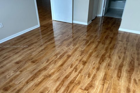 Condominio en alquiler en Aventura, Florida, 2 dormitorios, 99.68 m2 № 2013420 - foto 3