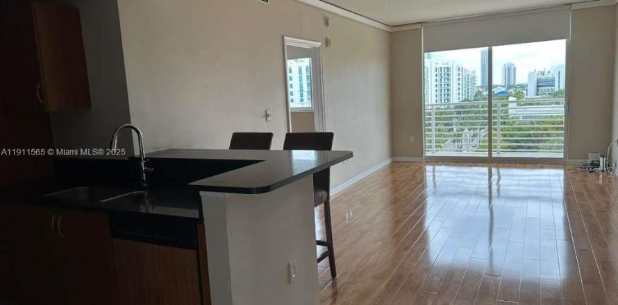 Condominio en Aventura, Florida, 2 dormitorios  № 2013420