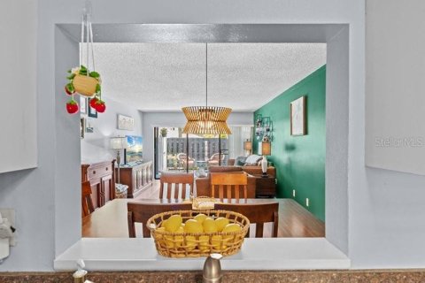Copropriété à louer à Sarasota, Floride: 2 chambres, 130.06 m2 № 2421681 - photo 10