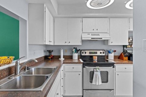Copropriété à louer à Sarasota, Floride: 2 chambres, 130.06 m2 № 2421681 - photo 7