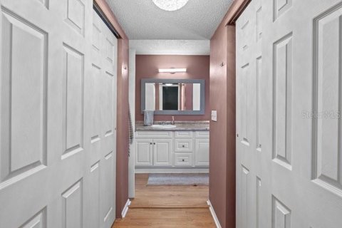 Copropriété à louer à Sarasota, Floride: 2 chambres, 130.06 m2 № 2421681 - photo 16