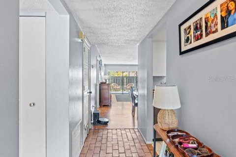 Copropriété à louer à Sarasota, Floride: 2 chambres, 130.06 m2 № 2421681 - photo 5