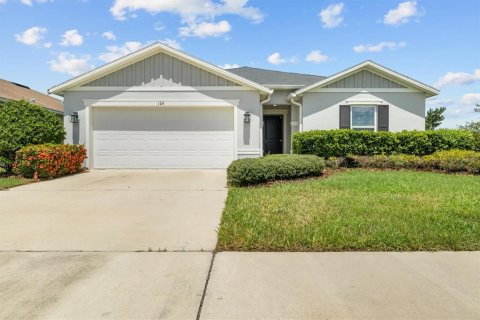 House in Winter Haven, Florida 4 bedrooms, 184.23 sq.m. № 1906755 - photo 1