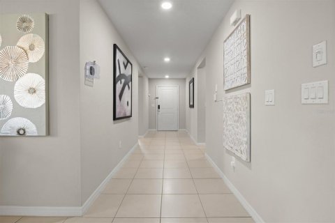 House in Winter Haven, Florida 4 bedrooms, 184.23 sq.m. № 1906755 - photo 4