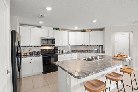 House in Winter Haven, Florida 4 bedrooms, 184.23 sq.m. № 1906755 - photo 13
