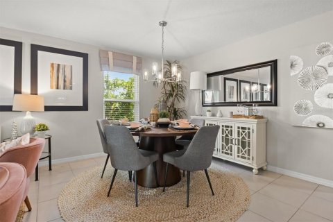 House in Winter Haven, Florida 4 bedrooms, 184.23 sq.m. № 1906755 - photo 8