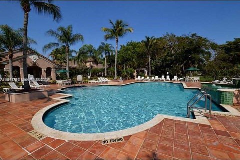 Condo in Miramar, Florida, 3 bedrooms  № 1998960 - photo 15