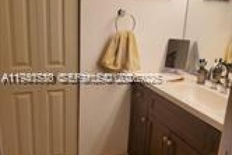 Condo in Miramar, Florida, 3 bedrooms  № 1998960 - photo 5