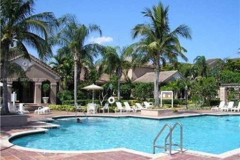 Condo in Miramar, Florida, 3 bedrooms  № 1998960 - photo 12