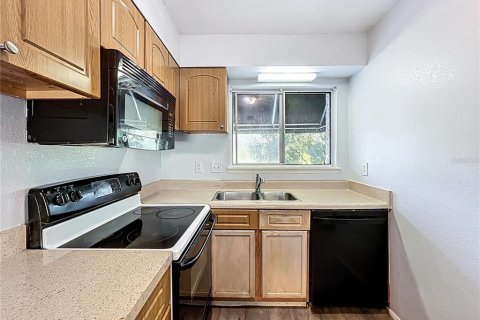Condo in Orlando, Florida, 2 bedrooms  № 2209377 - photo 10
