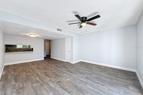 Condo in Orlando, Florida, 2 bedrooms  № 2209377 - photo 15