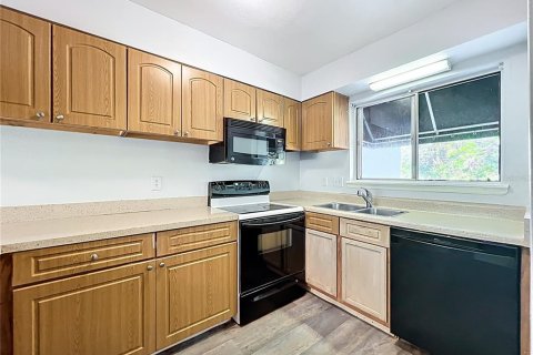 Condo in Orlando, Florida, 2 bedrooms  № 2209377 - photo 13