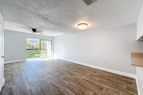 Condo in Orlando, Florida, 2 bedrooms  № 2209377 - photo 16