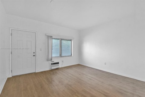 Condominio en venta en Miami Beach, Florida № 1708825 - foto 2