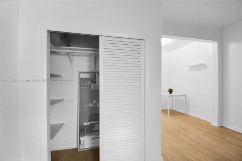 Condominio en venta en Miami Beach, Florida № 1708825 - foto 12