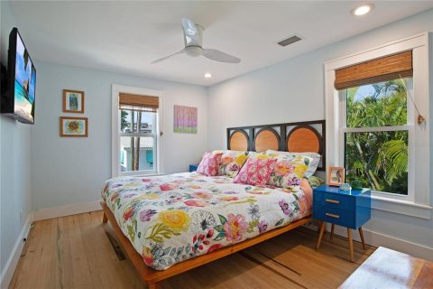 House in Treasure Island, Florida 2 bedrooms, 145.86 sq.m. № 1886418 - photo 15