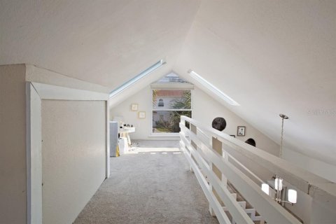 House in Treasure Island, Florida 2 bedrooms, 145.86 sq.m. № 1886418 - photo 5