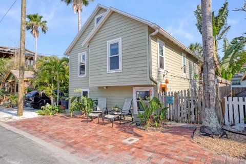 House in Treasure Island, Florida 2 bedrooms, 145.86 sq.m. № 1886418 - photo 2