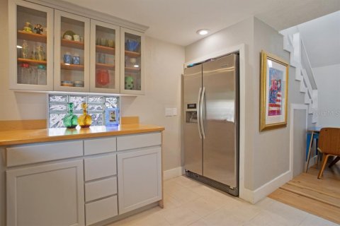 House in Treasure Island, Florida 2 bedrooms, 145.86 sq.m. № 1886418 - photo 8