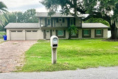 Casa en venta en Kissimmee, Florida, 5 dormitorios, 212.56 m2 № 1826927 - foto 1