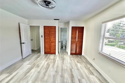 Casa en venta en Kissimmee, Florida, 5 dormitorios, 212.56 m2 № 1826927 - foto 12