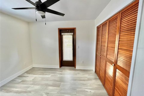 Casa en venta en Kissimmee, Florida, 5 dormitorios, 212.56 m2 № 1826927 - foto 16