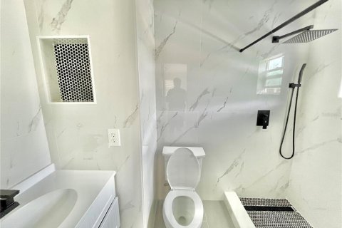 Casa en venta en Kissimmee, Florida, 5 dormitorios, 212.56 m2 № 1826927 - foto 13