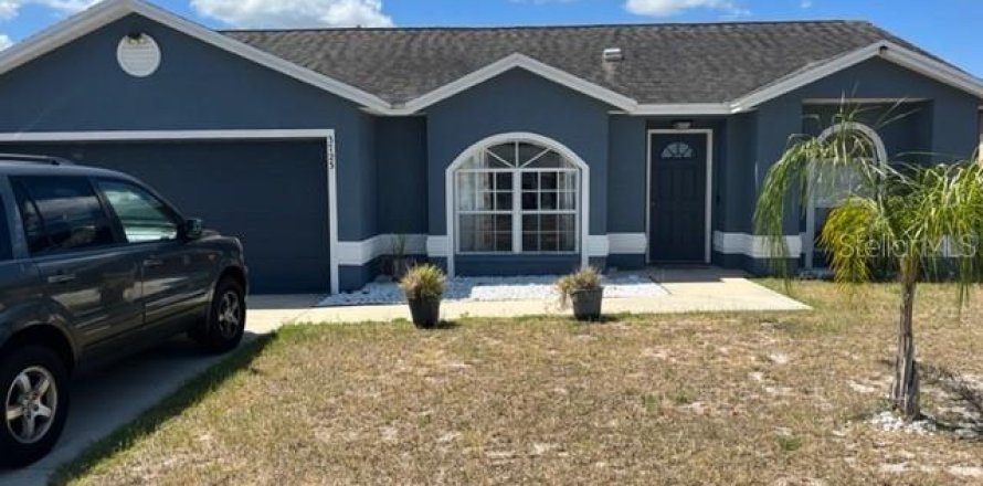 House in Winter Haven, Florida 3 bedrooms, 117.43 sq.m. № 1165855