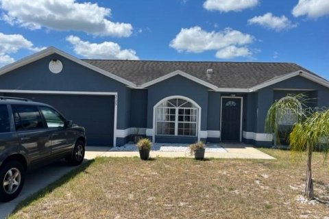 House in Winter Haven, Florida 3 bedrooms, 117.43 sq.m. № 1165855 - photo 2