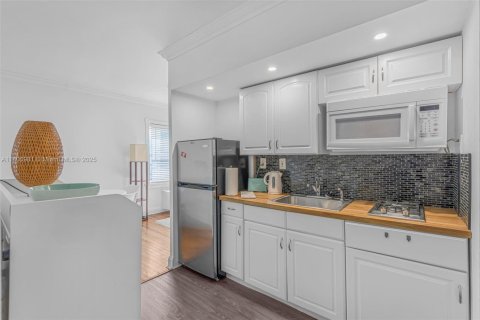 Купить кондоминиум в Майами-Бич, Флорида 1 спальня, 39.76м2, № 1981707 - фото 4