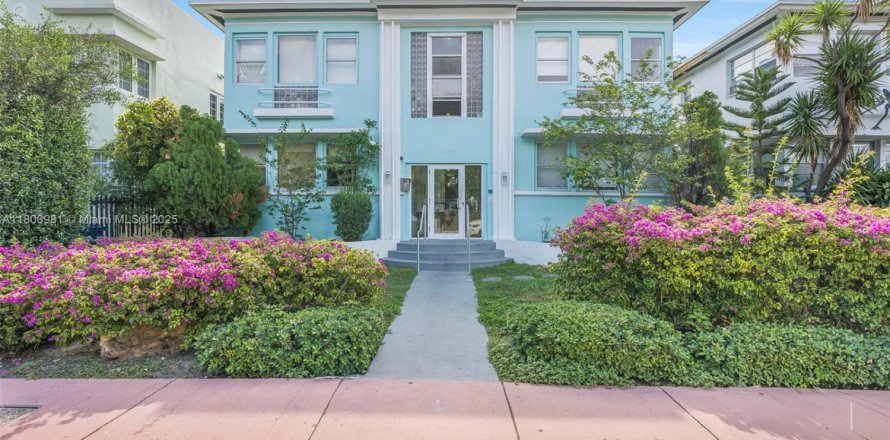 Кондоминиум с 1 спальней в Майами-Бич, Флорида № 1981707