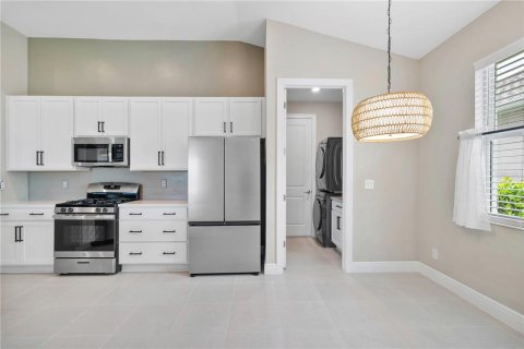 Villa ou maison à louer à Punta Gorda, Floride: 4 chambres, 182.46 m2 № 2386706 - photo 9
