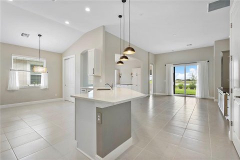 Villa ou maison à louer à Punta Gorda, Floride: 4 chambres, 182.46 m2 № 2386706 - photo 7