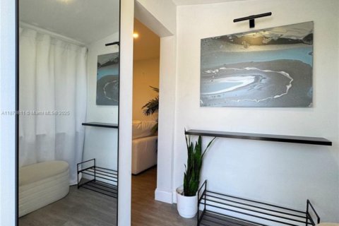 Снять в аренду виллу или дом в Майами, Флорида 2 спальни, 60.85м2, № 1925177 - фото 2