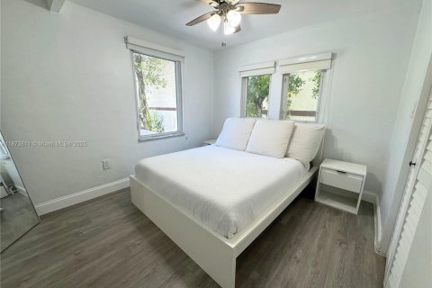 Снять в аренду виллу или дом в Майами, Флорида 2 спальни, 60.85м2, № 1925177 - фото 6