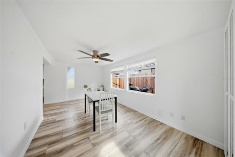 Casa en venta en Saint Petersburg, Florida, 3 dormitorios, 118.17 m2 № 2226914 - foto 17