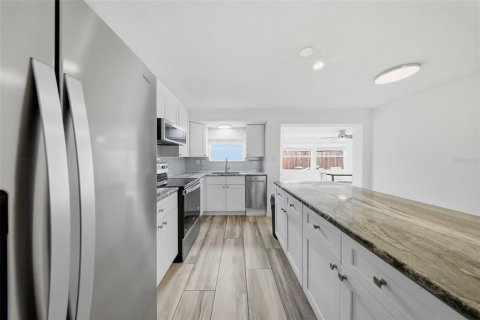 Casa en venta en Saint Petersburg, Florida, 3 dormitorios, 118.17 m2 № 2226914 - foto 12