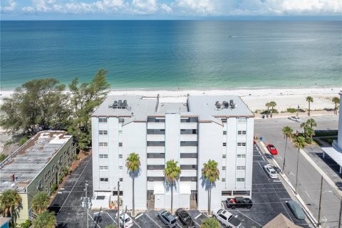 Condo in Saint Pete Beach, Florida, 2 bedrooms  № 1299490 - photo 2