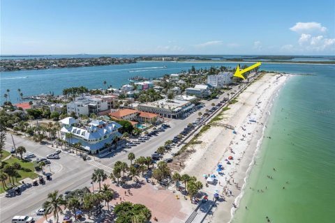 Condo in Saint Pete Beach, Florida, 2 bedrooms  № 1299490 - photo 25